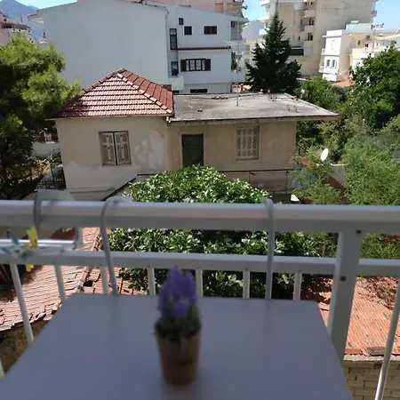 Cute Small Flat Near The Beach غزيلوكاسترون
