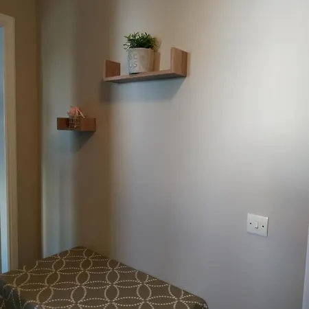 Cute Small Flat Near The Beach *